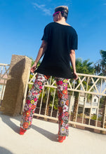 Load image into Gallery viewer, Black  And White Rock Tee