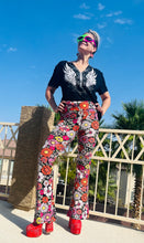 Load image into Gallery viewer, Black  And White Rock Tee