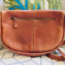 Load image into Gallery viewer, Vintage Leather Saddle Crossbody Handbag