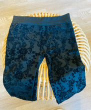 Load image into Gallery viewer, Black Velvet Floral Leggings