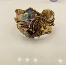 Load image into Gallery viewer, Gold And Copper Metal Cuff