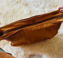 Load image into Gallery viewer, 70's Leather Hobo Purse