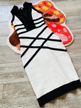 Load image into Gallery viewer, Instantly Sliming Statement Dress
